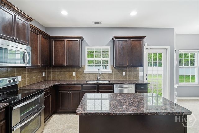 1295 Peacock Trail, Hinesville, GA 31313