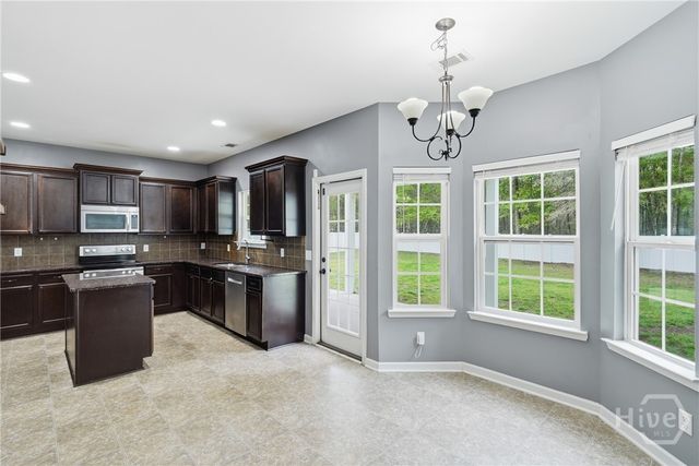 1295 Peacock Trail, Hinesville, GA 31313