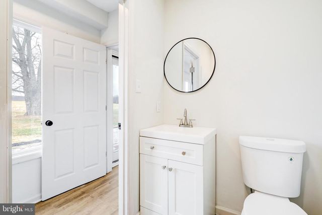 7047 LINCOLN HWY W, Thomasville, PA 17364