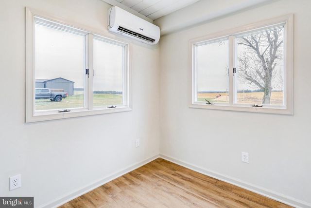 7047 LINCOLN HWY W, Thomasville, PA 17364