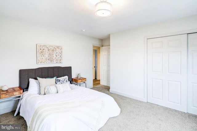 7047 LINCOLN HWY W, Thomasville, PA 17364