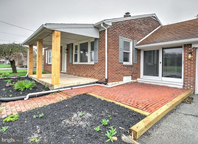 7047 LINCOLN HWY W, Thomasville, PA 17364