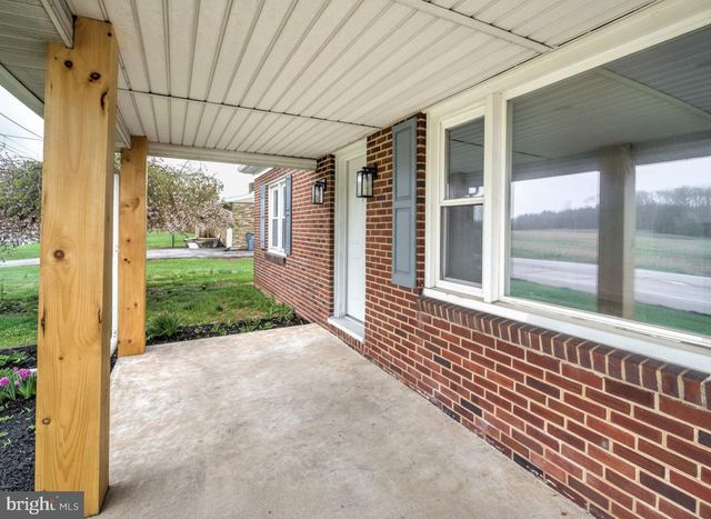 7047 LINCOLN HWY W, Thomasville, PA 17364