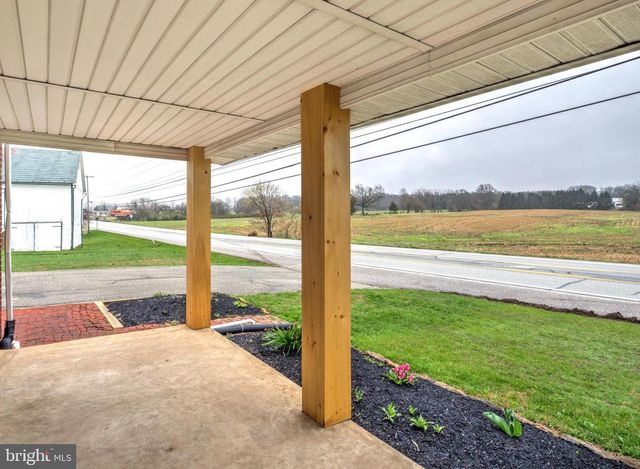 7047 LINCOLN HWY W, Thomasville, PA 17364