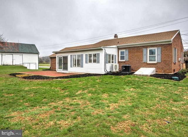 7047 LINCOLN HWY W, Thomasville, PA 17364