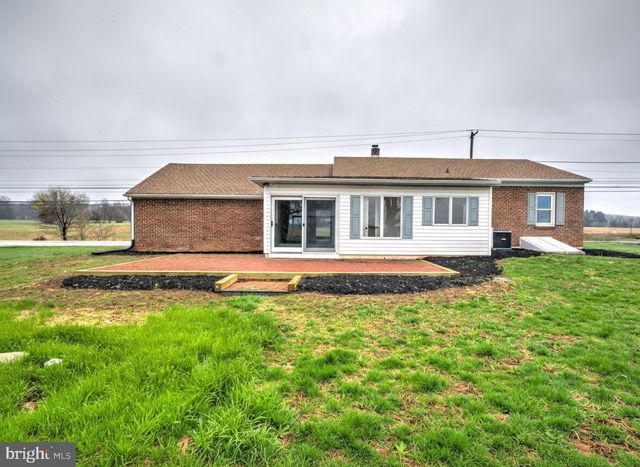 7047 LINCOLN HWY W, Thomasville, PA 17364
