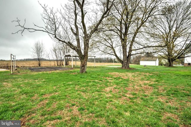 7047 LINCOLN HWY W, Thomasville, PA 17364