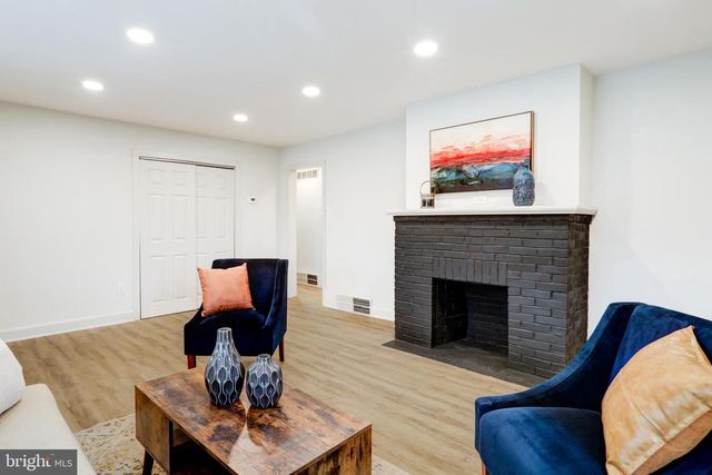 7047 LINCOLN HWY W, Thomasville, PA 17364