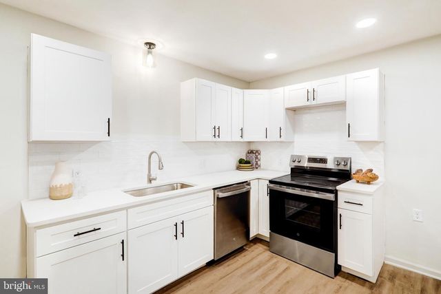 7047 LINCOLN HWY W, Thomasville, PA 17364