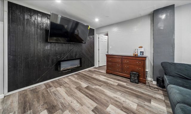 4430 Bowes Ave, West Mifflin, PA 15122
