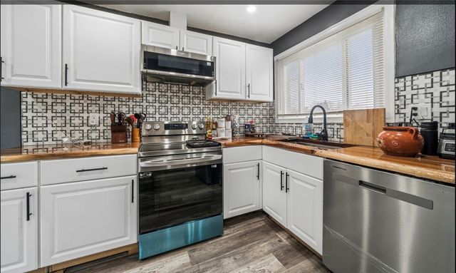 4430 Bowes Ave, West Mifflin, PA 15122
