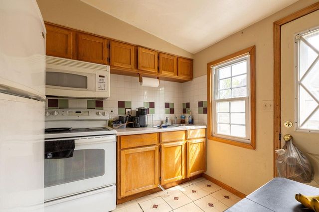 1145 White Rock AVENUE, Waukesha, WI 53186