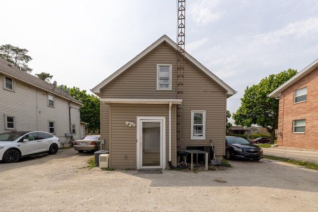 1145 White Rock AVENUE, Waukesha, WI 53186