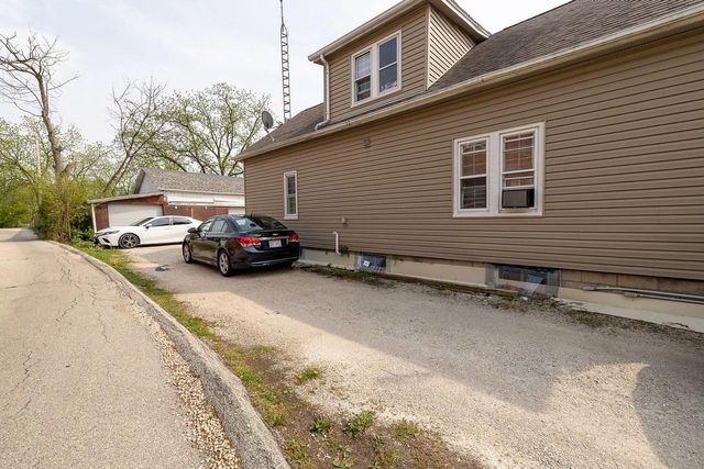 1145 White Rock AVENUE, Waukesha, WI 53186