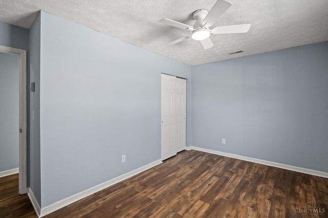 1502 Royal Oak Court, Goshen, OH 45140