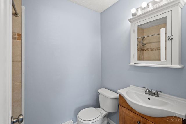 1502 Royal Oak Court, Goshen, OH 45140