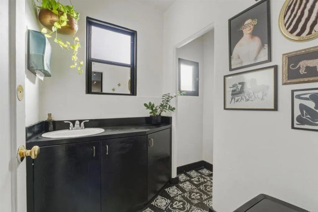 3065 Reynard, San Diego, CA 92103