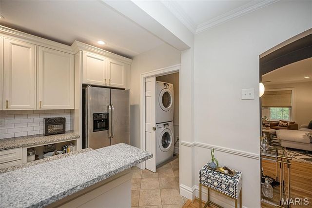 215 N Central Avenue 2S, Clayton, MO 63105