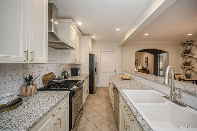 215 N Central Avenue 2S, Clayton, MO 63105