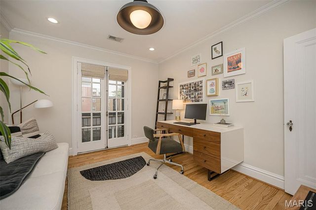 215 N Central Avenue 2S, Clayton, MO 63105