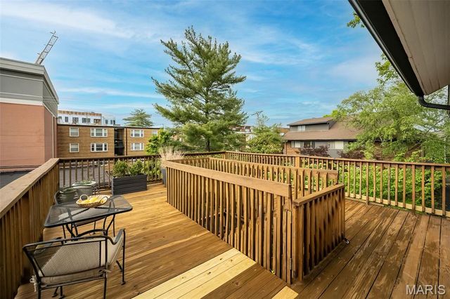 215 N Central Avenue 2S, Clayton, MO 63105