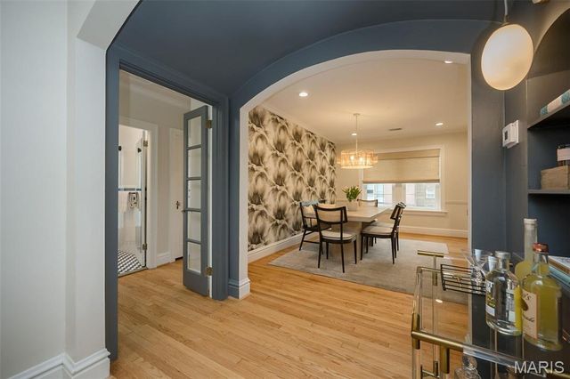 215 N Central Avenue 2S, Clayton, MO 63105