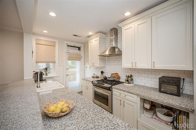 215 N Central Avenue 2S, Clayton, MO 63105