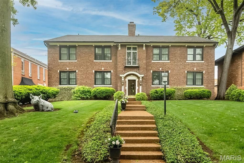 215 N Central Avenue 2S, Clayton, MO 63105