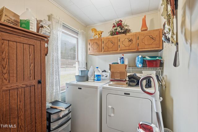 11413 Lyons Fork, Coeburn, VA 24230