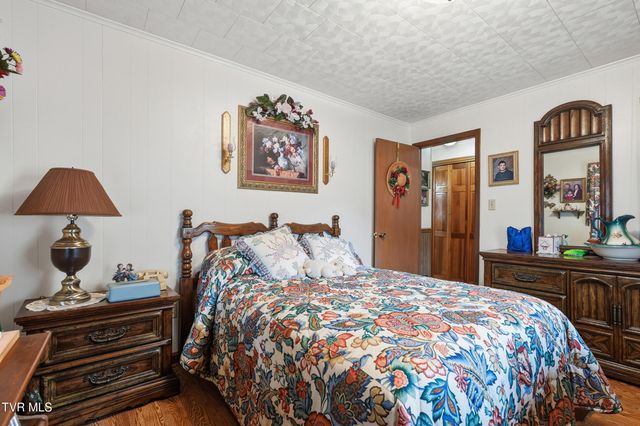 11413 Lyons Fork, Coeburn, VA 24230