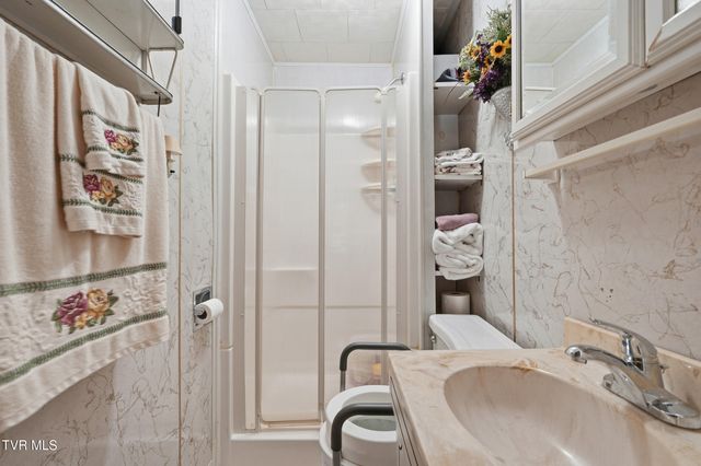 11413 Lyons Fork, Coeburn, VA 24230