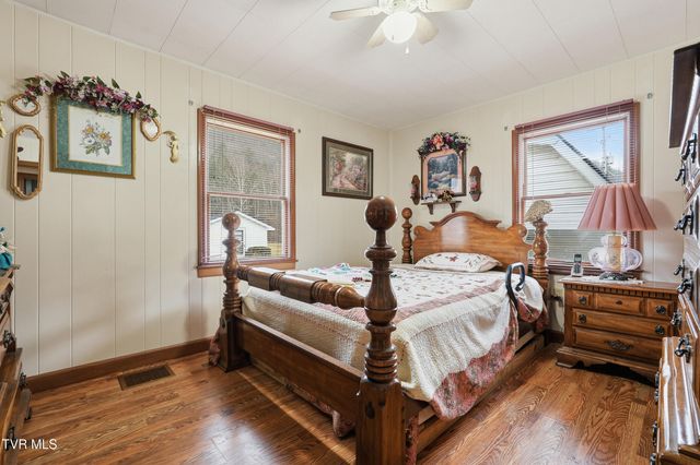 11413 Lyons Fork, Coeburn, VA 24230