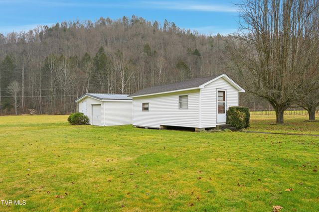 11413 Lyons Fork, Coeburn, VA 24230