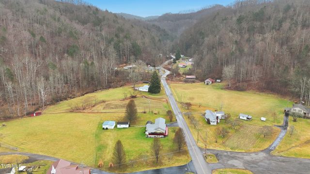 11413 Lyons Fork, Coeburn, VA 24230