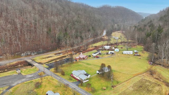 11413 Lyons Fork, Coeburn, VA 24230