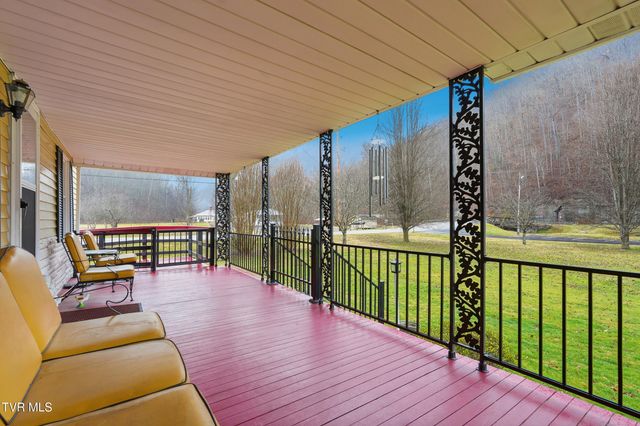 11413 Lyons Fork, Coeburn, VA 24230