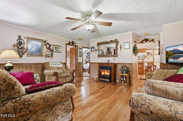 11413 Lyons Fork, Coeburn, VA 24230