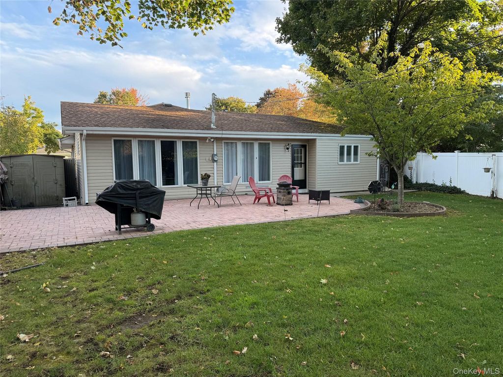 4 Primrose Avenue, Hicksville, NY 11801 — photo 4