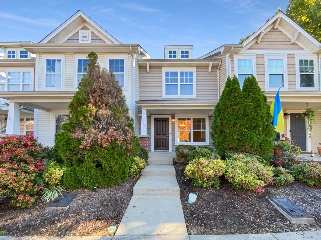 502 Bradburn Village Cir, Antioch, TN 37013