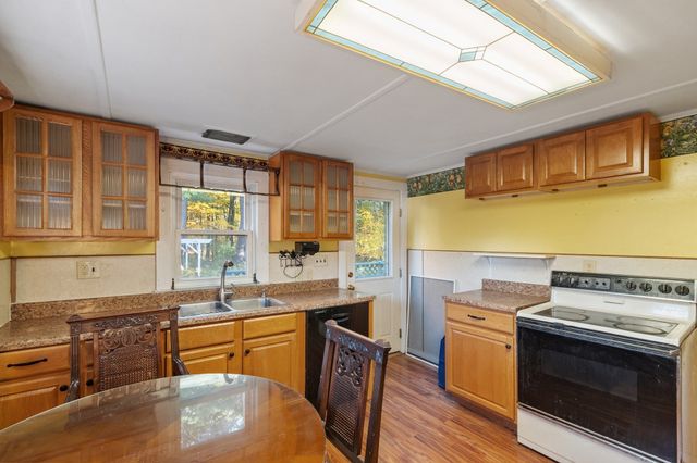 562 Union Street, Leominster, MA 01453