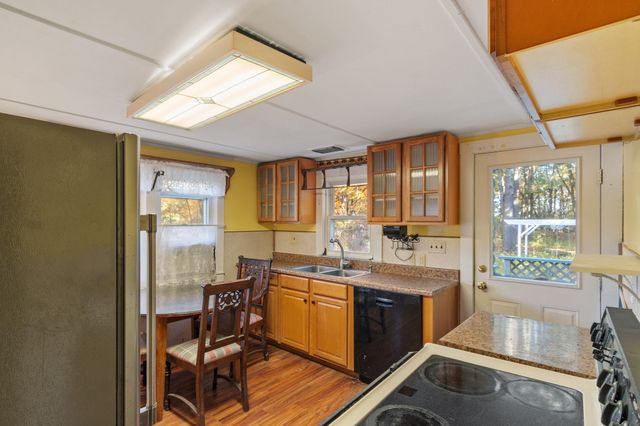 562 Union Street, Leominster, MA 01453