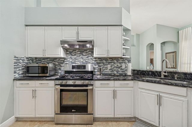 10122 WHISPER POINTE DRIVE, Tampa, FL 33647