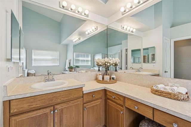 10122 WHISPER POINTE DRIVE, Tampa, FL 33647