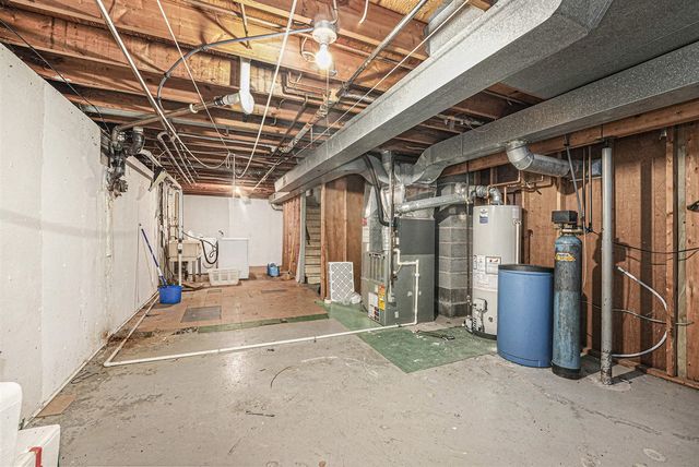 1324 4 Mile Road, Grand Rapids, MI 49544