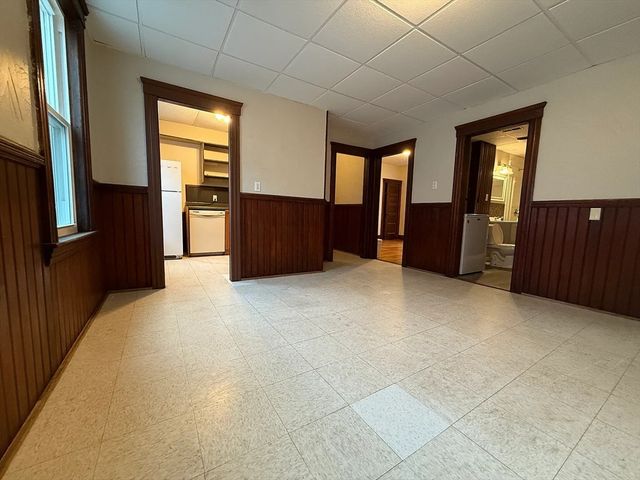 38 Ames St 2, Worcester, MA 01604