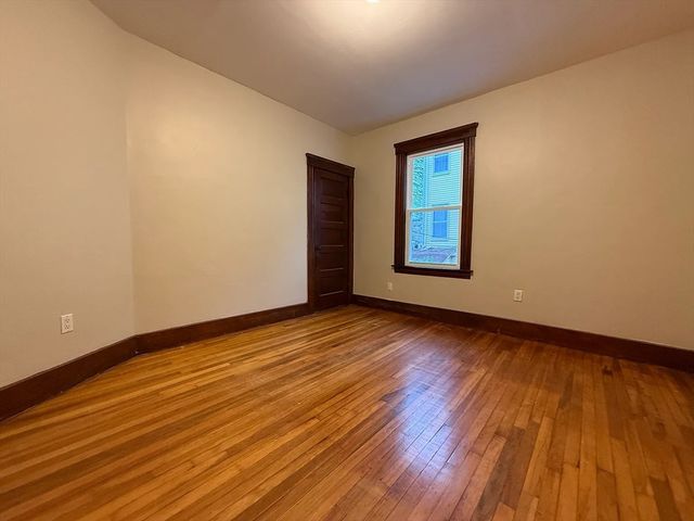 38 Ames St 2, Worcester, MA 01604