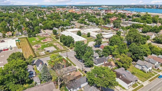 1513 9th Street, Port Huron, MI 48060
