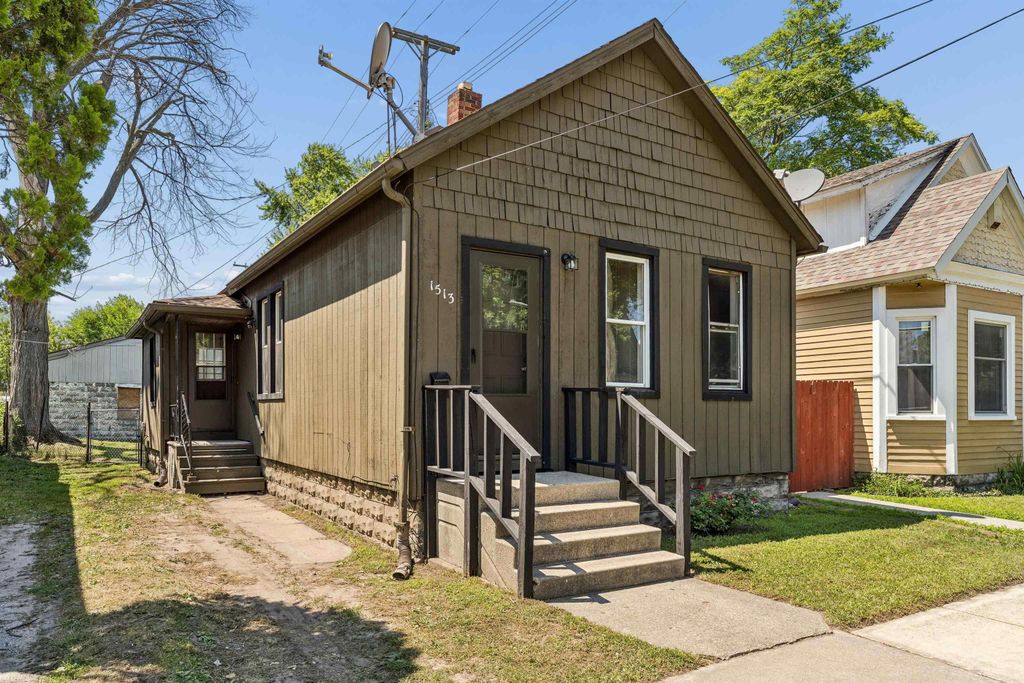 1513 9th Street, Port Huron, MI 48060