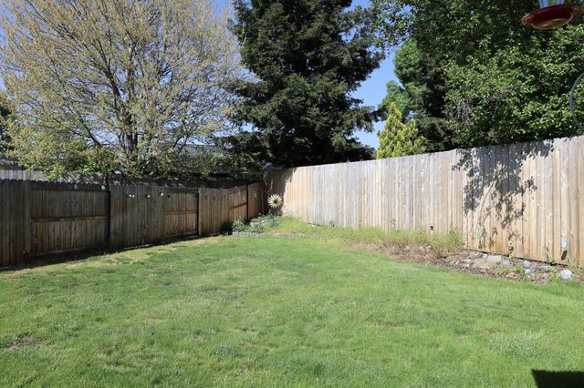 17 Blue Heron Court, Eagle Point, OR 97524