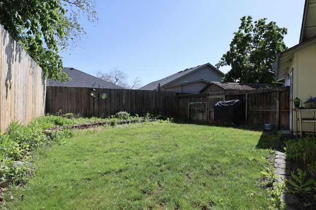 17 Blue Heron Court, Eagle Point, OR 97524